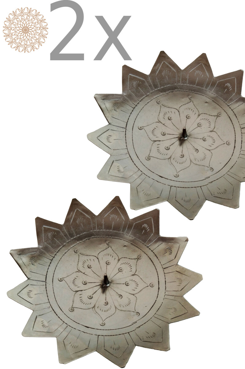 Lot de 2 bougeoirs orientaux argentés Jaini en forme 