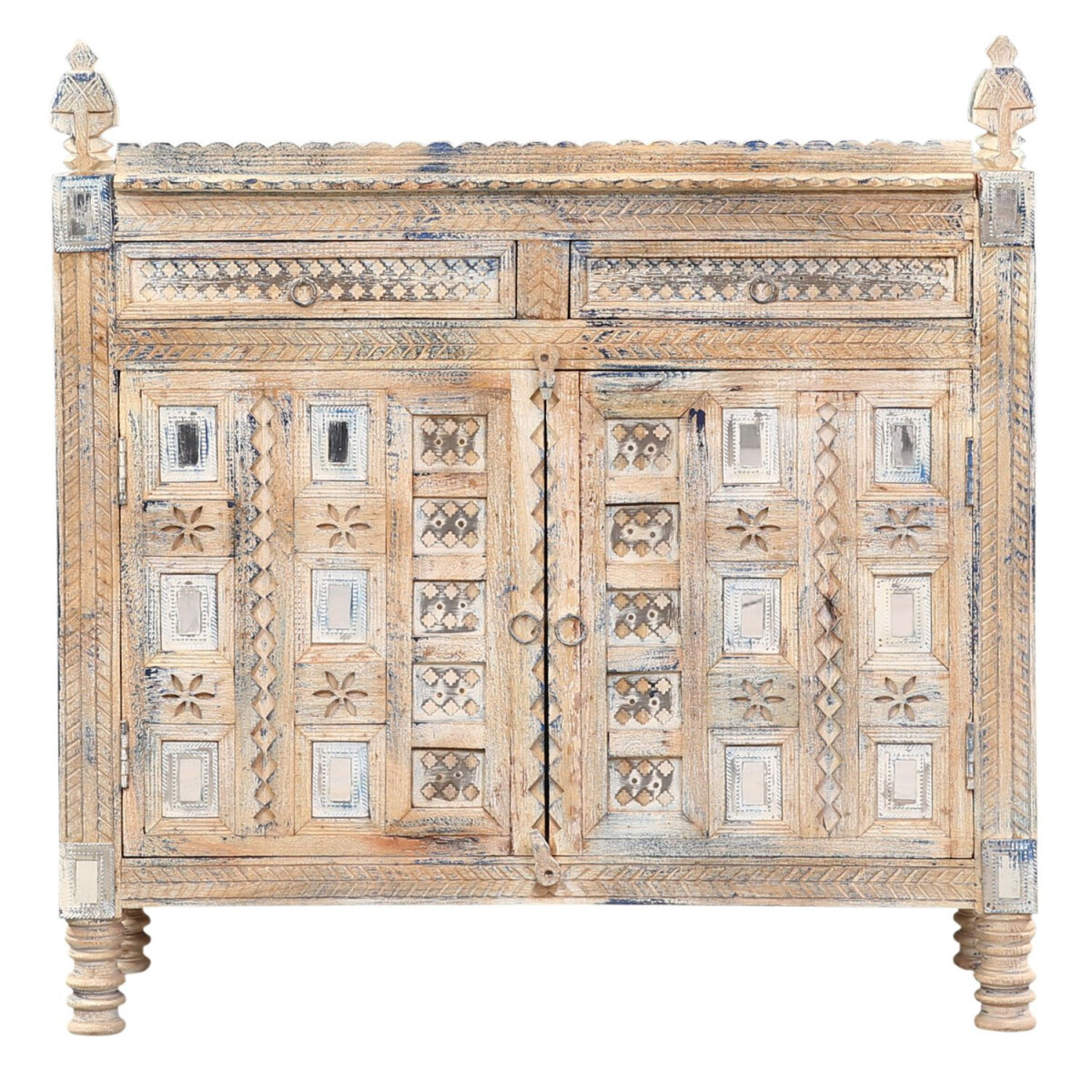 Meubles vintage : commode, buffet, table box